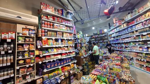 عکس شکلات‌ فروشی‌ و کافه‌ ی مروی ۲