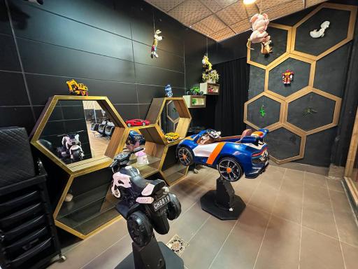 عکس سالن پیرایش تخصصی رامین