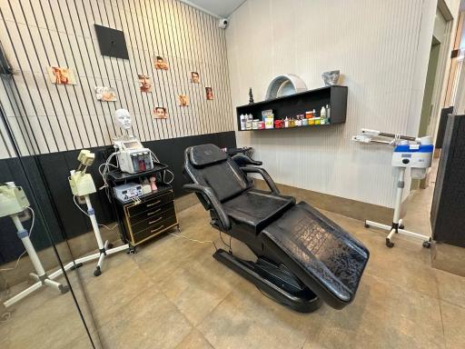 عکس سالن پیرایش تخصصی رامین