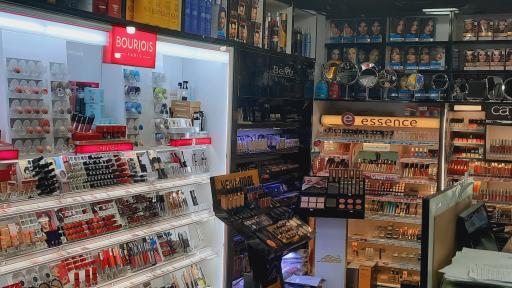 عکس آرایشی و بهداشتی پرند شعبه ۲