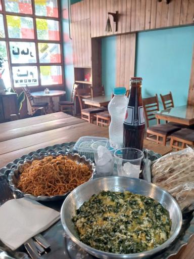 عکس رستوران سنتی کلبه چوبی