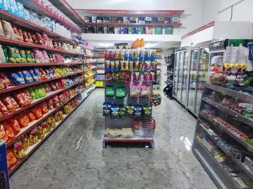 عکس فروشگاه مواد غذایی شهر