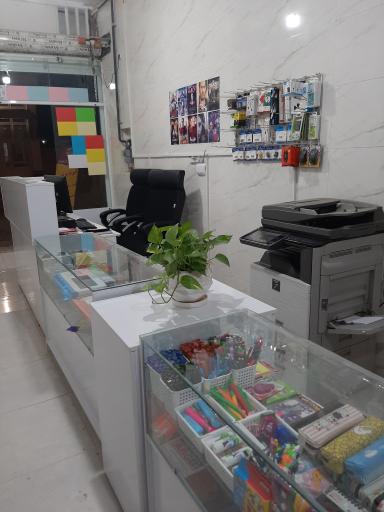عکس کافی نت و خدمات کامپیوتری آنلاین