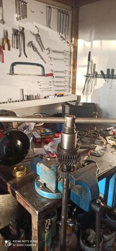 عکس تعمیرگاه منصور 