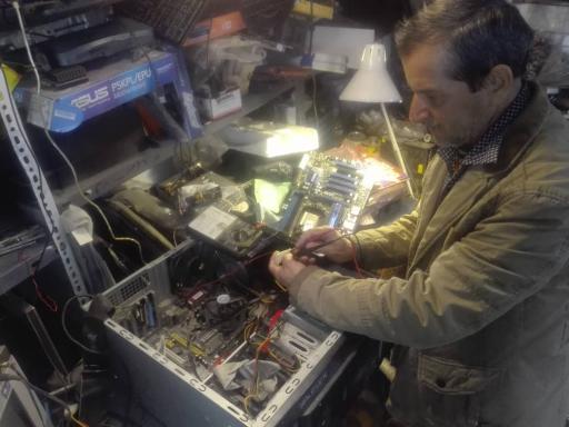 عکس تعمیرگاه الکترونیک