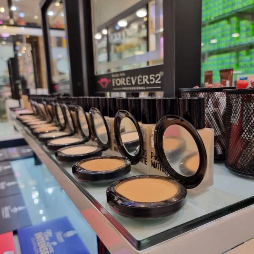 عکس فروشگاه لوازم آرایش صاحارا