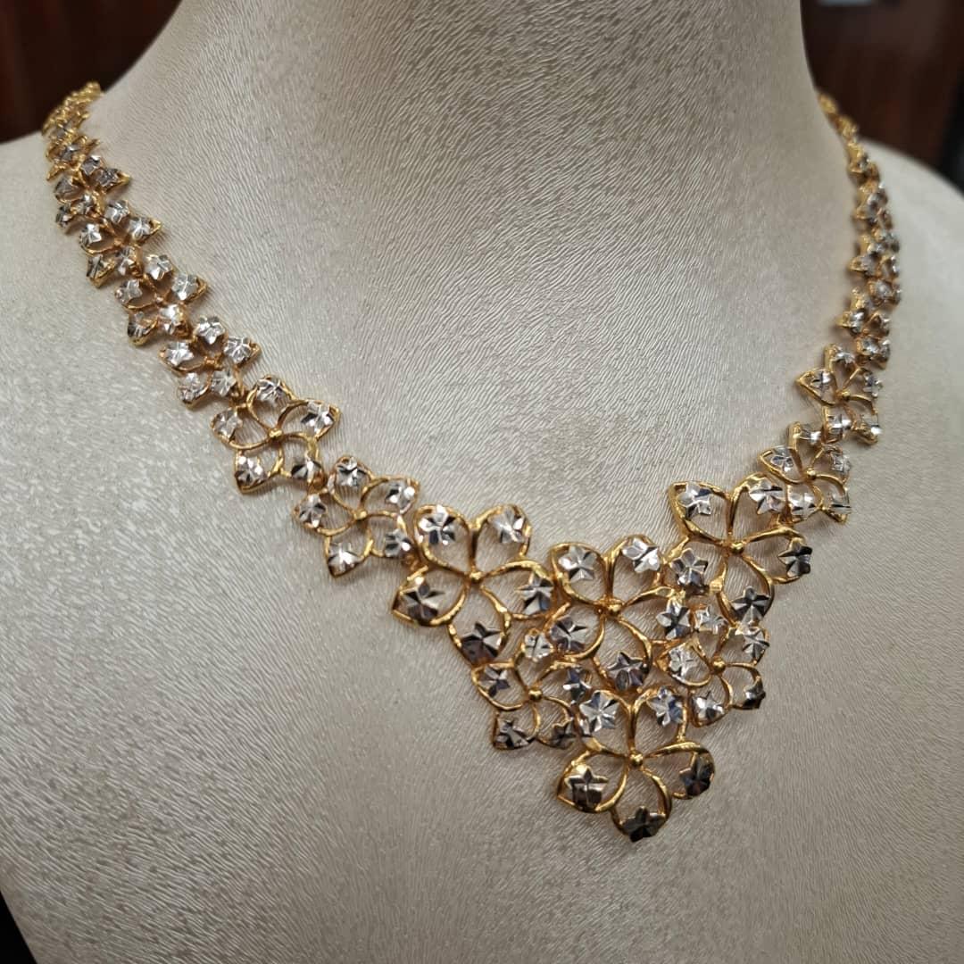 عکس گالری طلا و سکه لومرا