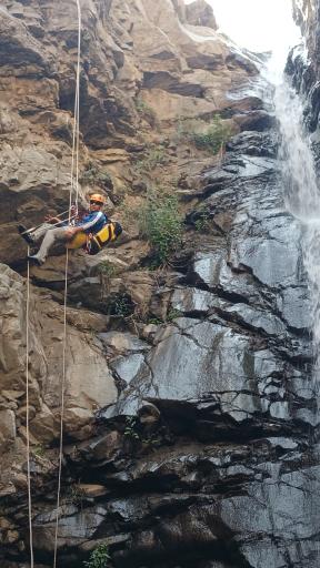 عکس آبشار کبوتر خوان