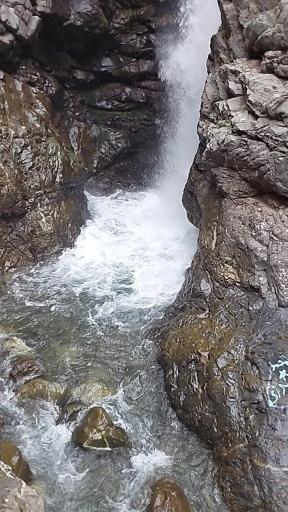 عکس آبشار کبوتر خوان