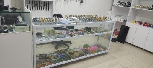 عکس گالری عینک و ساعت راز