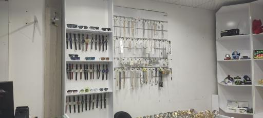 عکس گالری عینک و ساعت راز