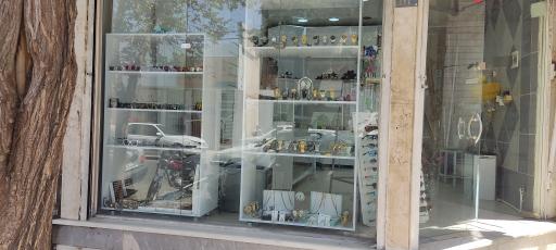 عکس گالری عینک و ساعت راز