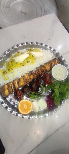 عکس غذاخوری ریحان