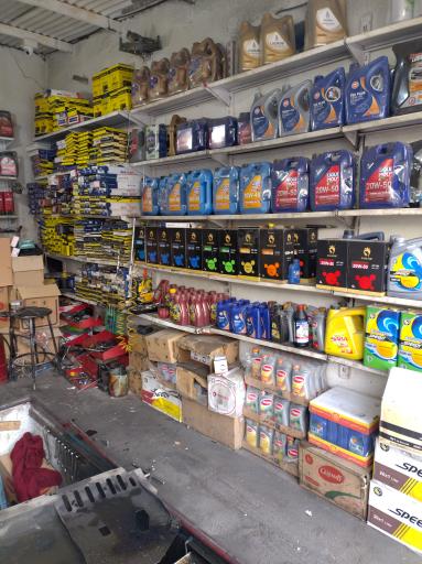 عکس تعویض روغنی و خدمات لاستیک 