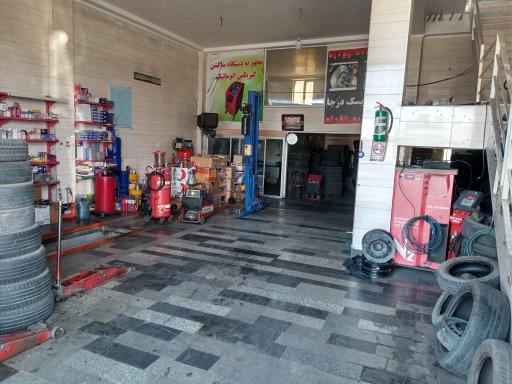 عکس تعویض روغن و خدمات لاستیک سبوحی