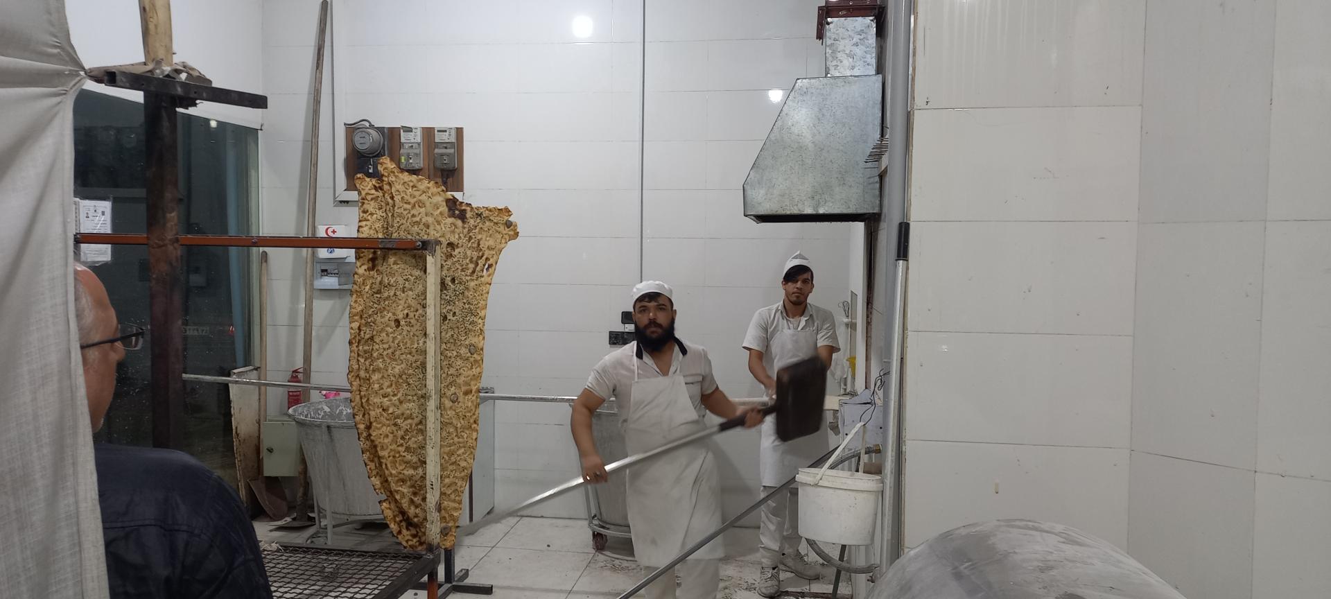 عکس نانوایی سنگکی سنتی مهدیار