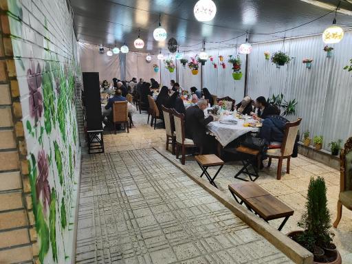 عکس رستوران بزرگ ۳۳ پل