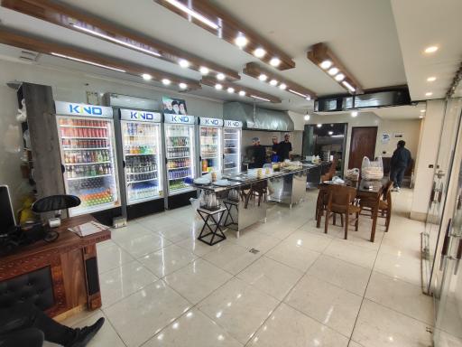 عکس رستوران بزرگ ۳۳ پل