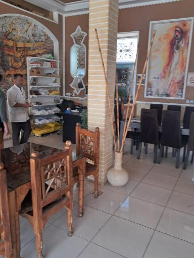 عکس رستوران سنتی حاج کریم