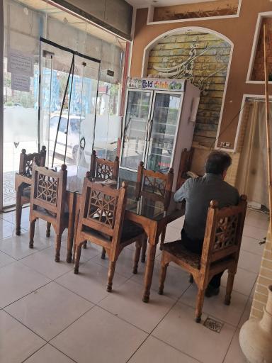 عکس رستوران سنتی حاج کریم