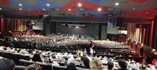عکس سالن کنسرت و همایش‌های میلاد سالن ۳۱