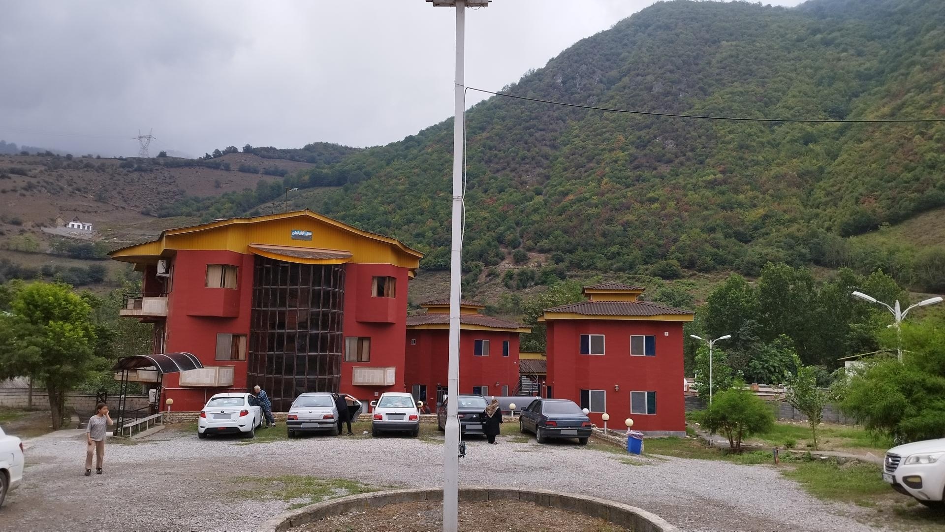 عکس مجتمع هتل آپارتمان سینا (آبگرم معدنی لاویج)