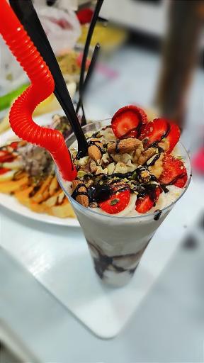 بستنی فروشی استوایی