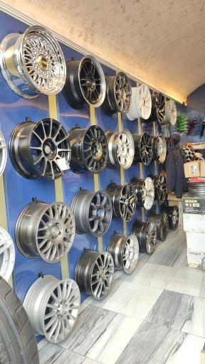 عکس رینگ و لاستیک خودرو اسپرت 