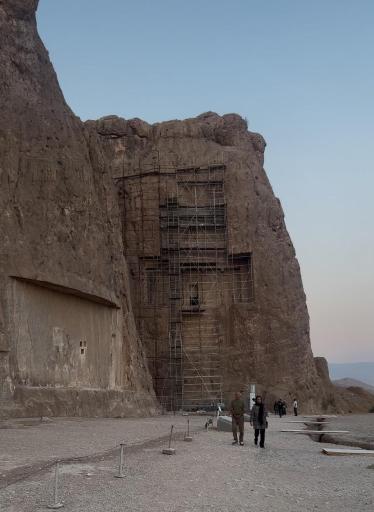 عکس آرامگاه خشایار شاه