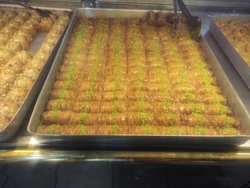 عکس کافه  بستنی  سپید