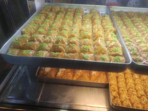 عکس کافه  بستنی  سپید