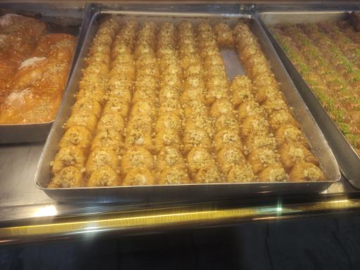 عکس کافه  بستنی  سپید