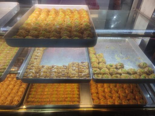 عکس کافه  بستنی  سپید