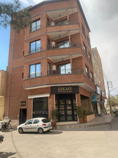 آسانسور آتریان (طالبیان، حسنی)