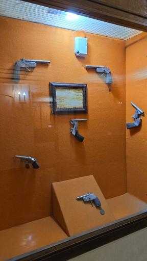 عکس موزه نظامی فارس