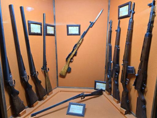 عکس موزه نظامی فارس