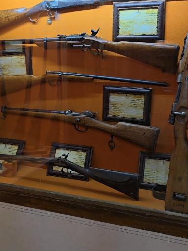 عکس موزه نظامی فارس