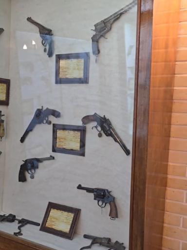 عکس موزه نظامی فارس