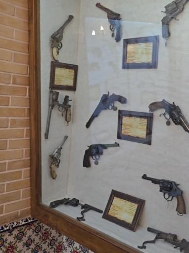 عکس موزه نظامی فارس