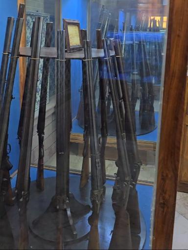 عکس موزه نظامی فارس