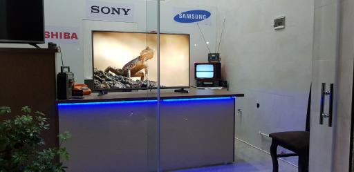 عکس تعمیرگاه صوتی و تصویری پویا الکترونیک