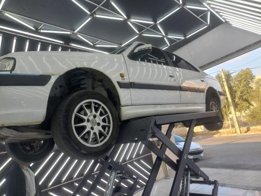 عکس کارشناسی و تشخیص رنگ  خودرو جوکار