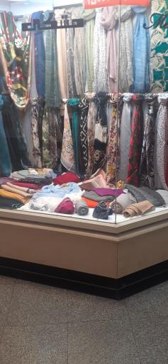 عکس شال و روسری مشکی