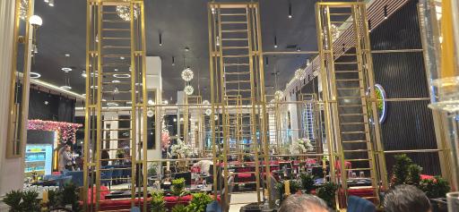 عکس رستوران بین المللی الیپی