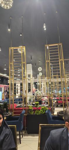 رستوران بین المللی الیپی