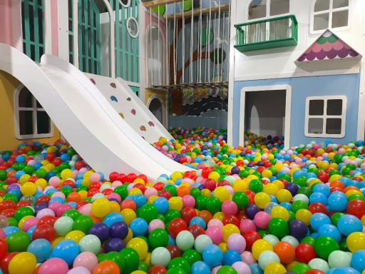 عکس مهد کودک و پیش دبستانی و خانه بازی گرینلند