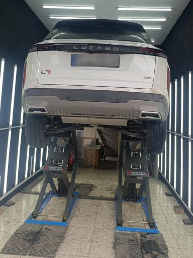 عکس کارشناسی رنگ خودرو کمیل