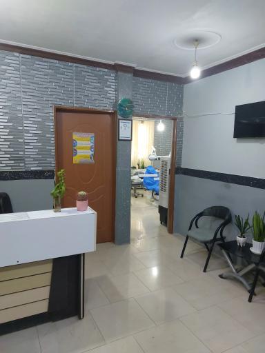 عکس دندانپزشکی دکتر مقینان