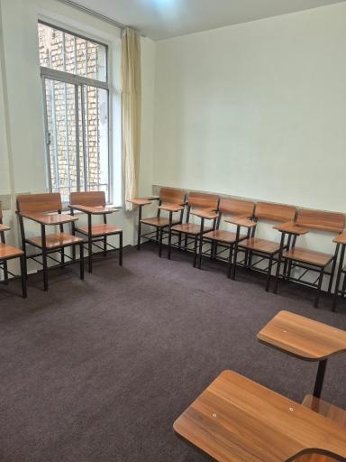 عکس آموزشگاه زبان دنیس