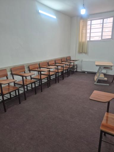 عکس آموزشگاه زبان دنیس